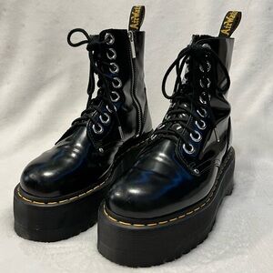 Dr. Marten Women’s Jadon Max Boot